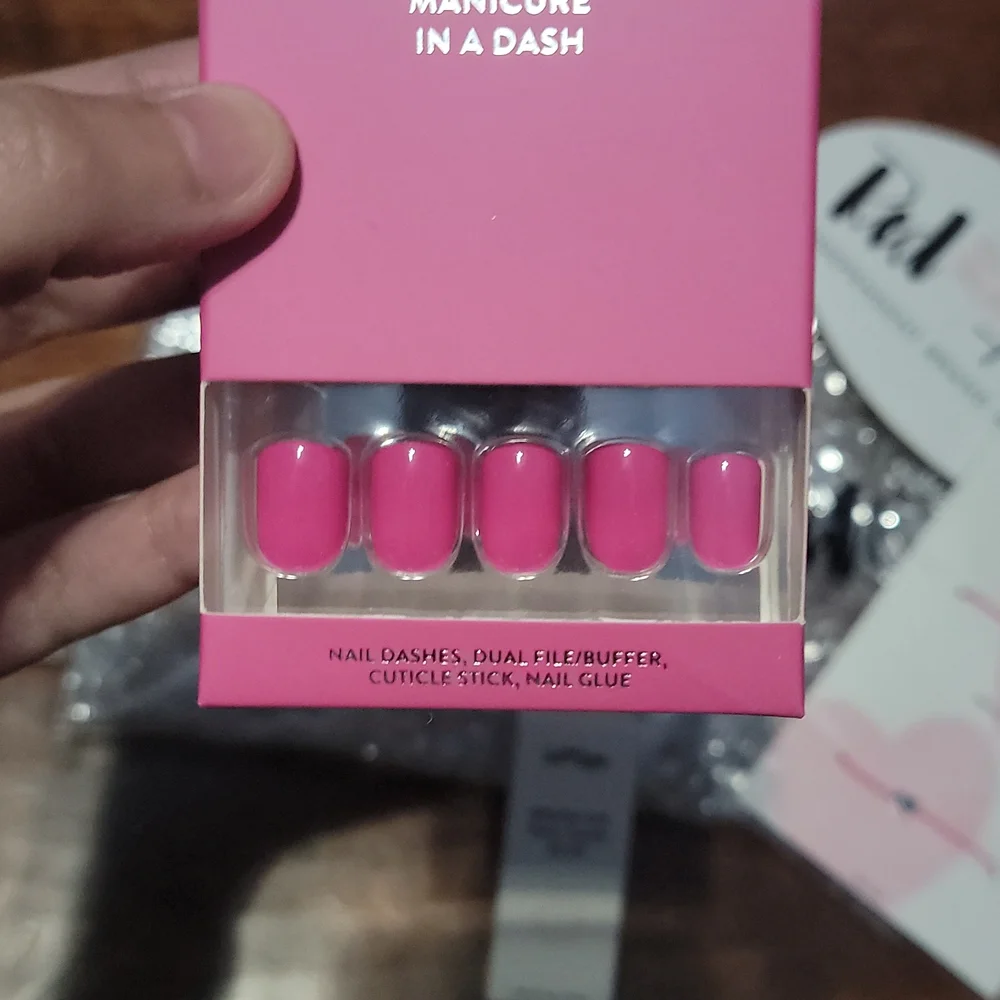 Red Aspen Nail Bundle - Picture 2 of 7